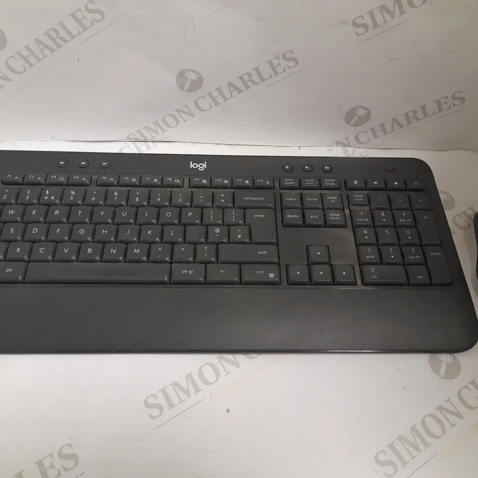 LOGITECH MK540 WIRELESS KEYBOARD AND MOUSE
