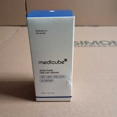 MEDICUBE ZERO PORE ONE DAY SERUM – 30 ML (AHA + BHA + PHA 15.2%) BOXED