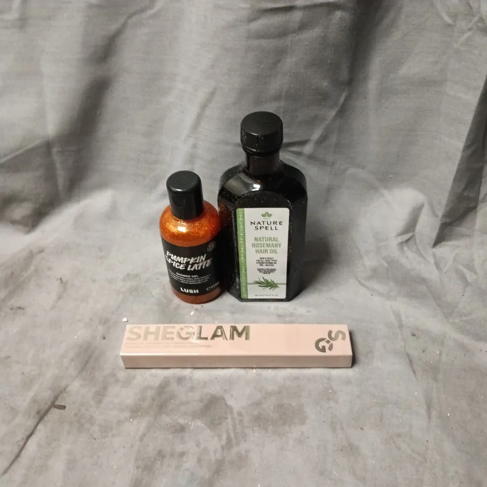 APPROXIMATELY 20 ASSORTED HEALTH AND BEAUTY ITEMS INCLUDING LUSH PUMPKIN SPICE LATTE SHOWER GEL, SHEGLAM 2 IN 1 BROW PENCIL AND NATURE SPELL NATURAL ROSEMARY HAIR OIL