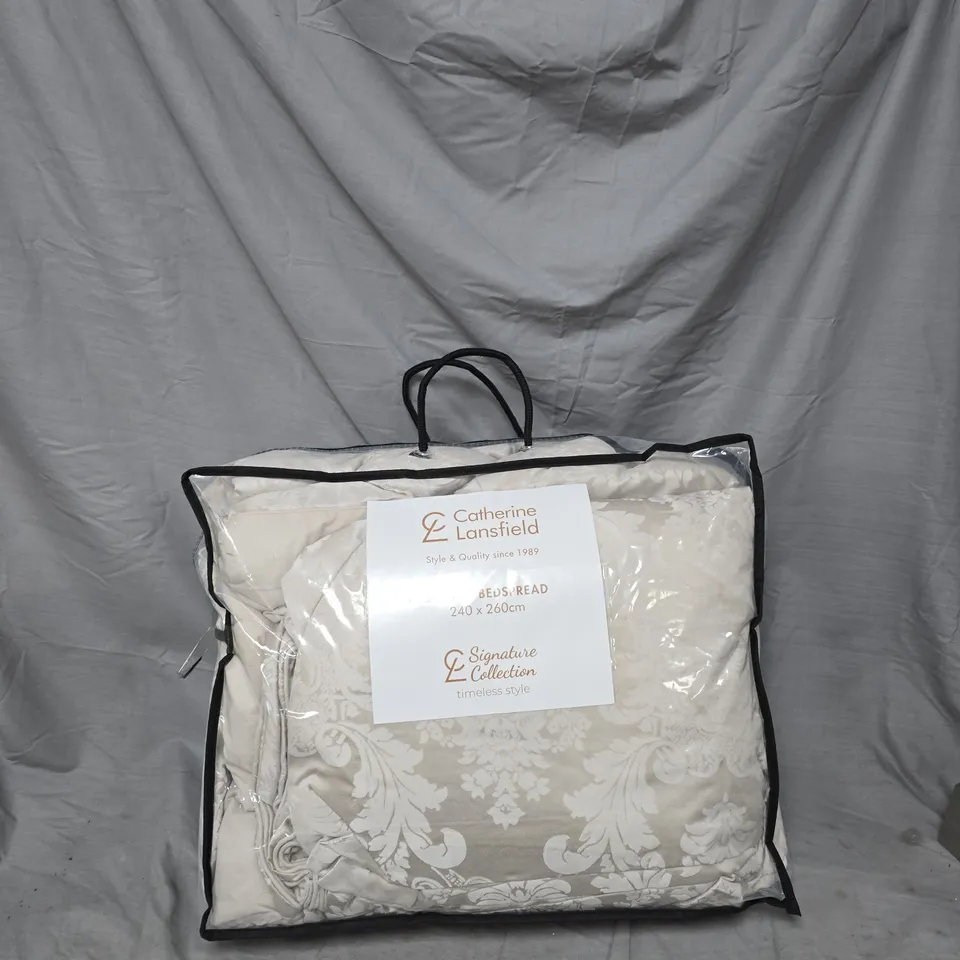 CATHERINE LANSFIELD SIGNATURE COLLECTION QUILTED BEDSPREAD 240 X 260 CM