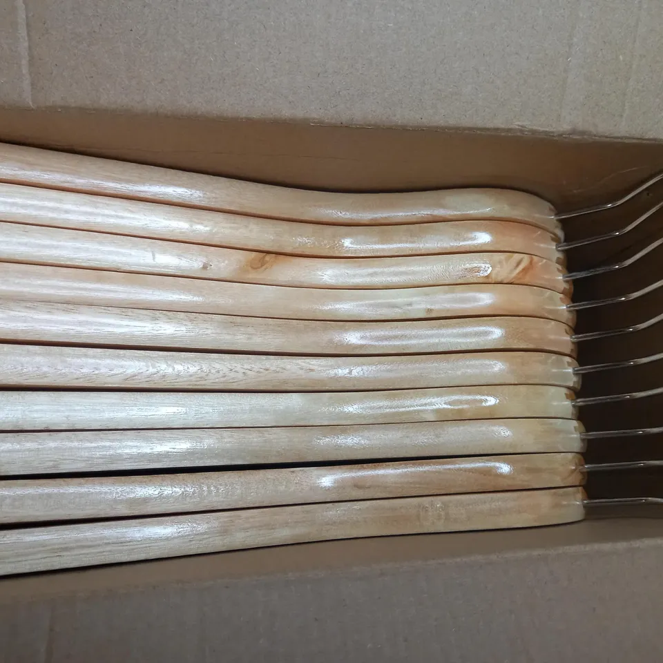 DESIGNER STYLE BOX OF APPROXIMATELY 20 SOLID HARD WOOD HANGERS