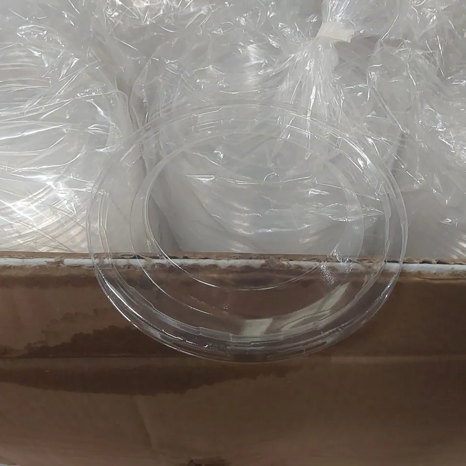 BOX CONTAINING APPROXIMATELY 500x CLEAR FOOD TUB LIDS - LIDS ONLY