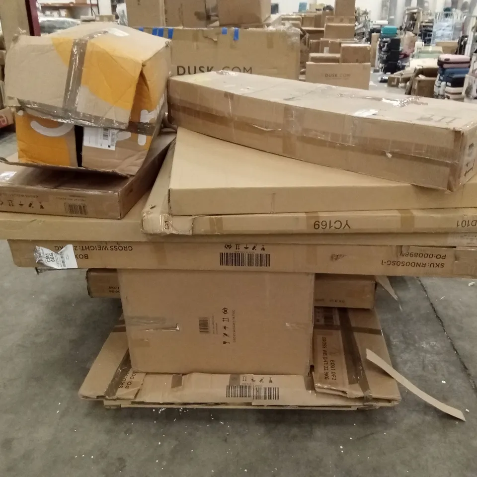 PALLET OF ASSORTED DUSK INCOMPLETE FURNITURE PARTS AND PIECES 