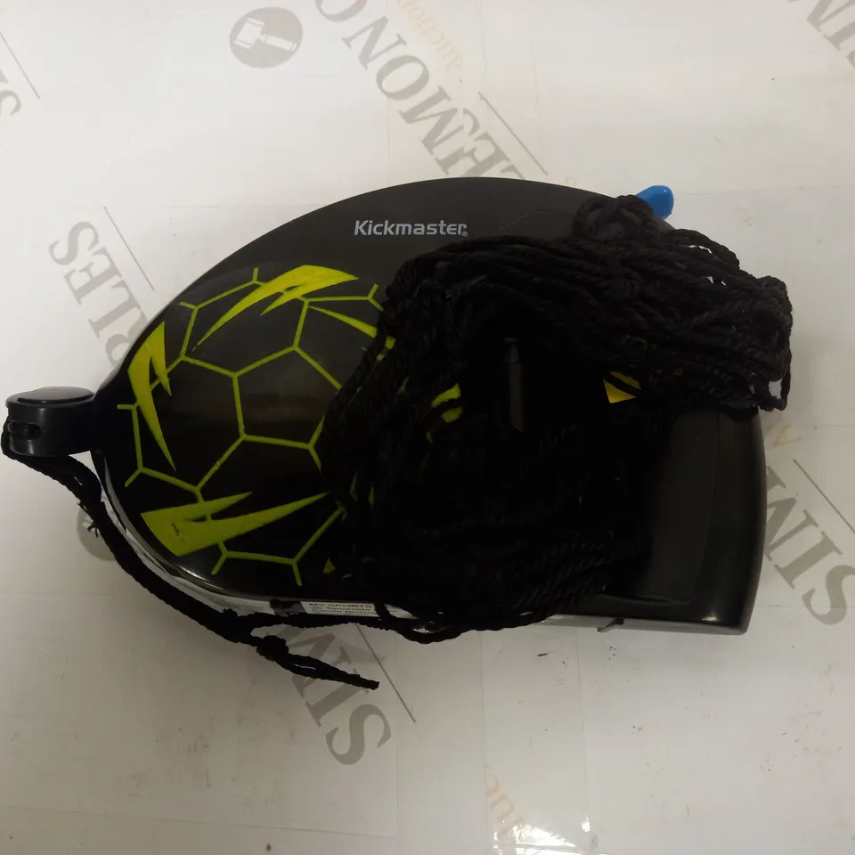 KICKMASTER CLOSE CONTROL FOOTBALL TRAINER  RRP £19.99