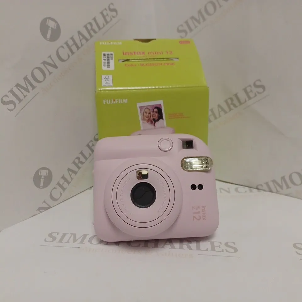BOXED FUJIFILM INSTANT MINI 12 INSTANT CAMERA RRP £79.99