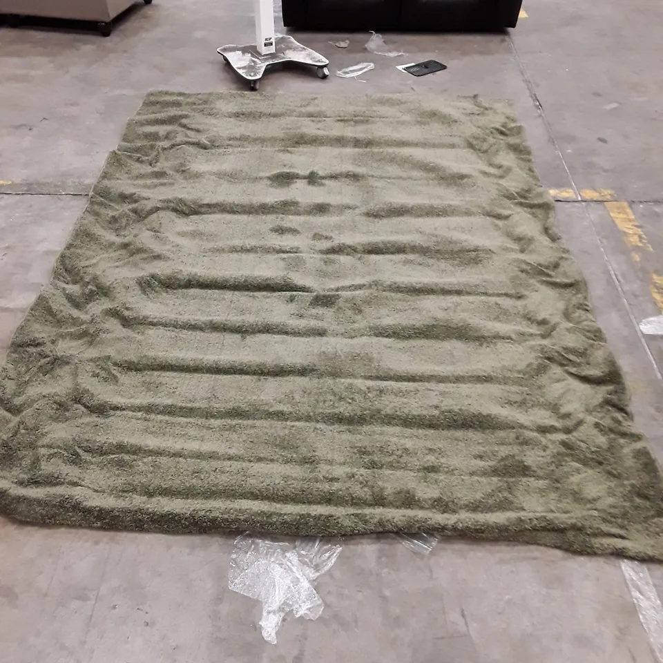 QUALITY DESIGNER AREA RUG // APPROX SIZE: 200 x 280 cm