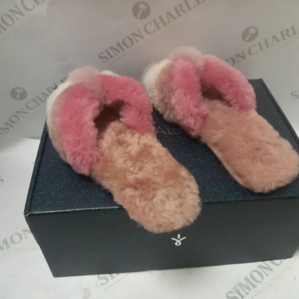 EMU AUSTRALIA PINK SLIPPERS - SIZE 5