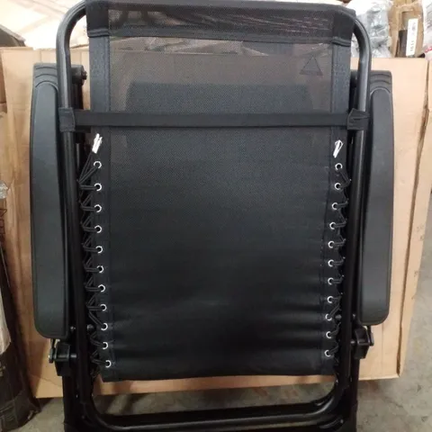 BOXED GRAVITY CHAIR - BLACK