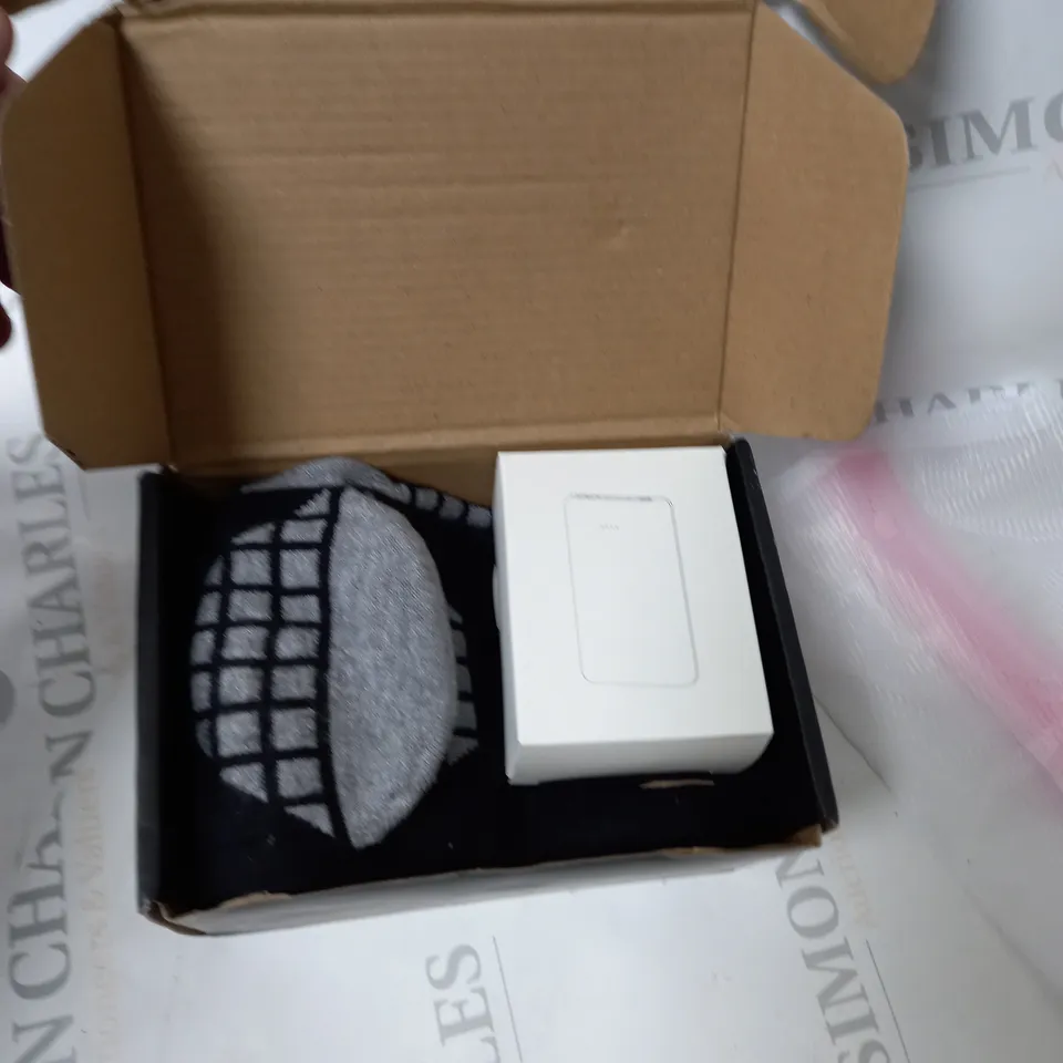 BOXED RECHARGABLE HEATED SOCKS 