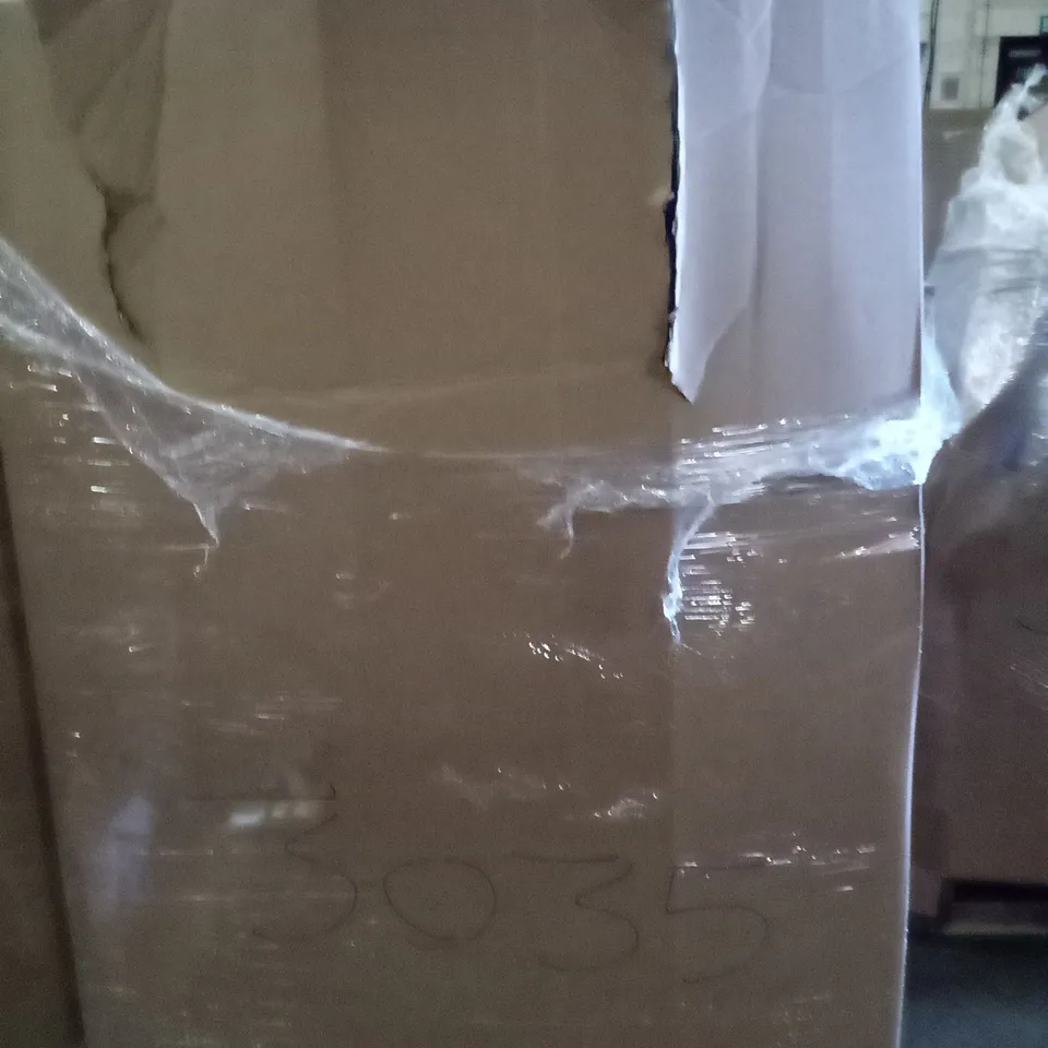 PALLET OF ASSORTED ITEMS INCLUDING BAIN MARIE, KID PLAY RUG, FOLDOUT TABLE, 12 IN 1 TRIMMER, SPOOKY HALLOWEEN CANDY BAG