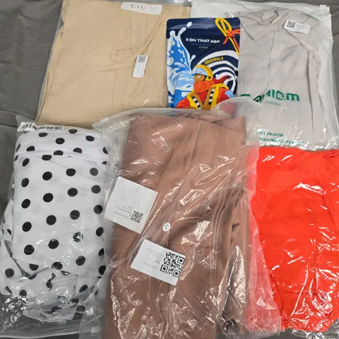 APPROXIMATELY 40 ASSORTED CLOTHING ITEMS IN VARIOUS SIZES, STYLES & COLOURS TO INCLUDE DRESS, BOXERS, TOPS, ETC - COLLECTION ONLY