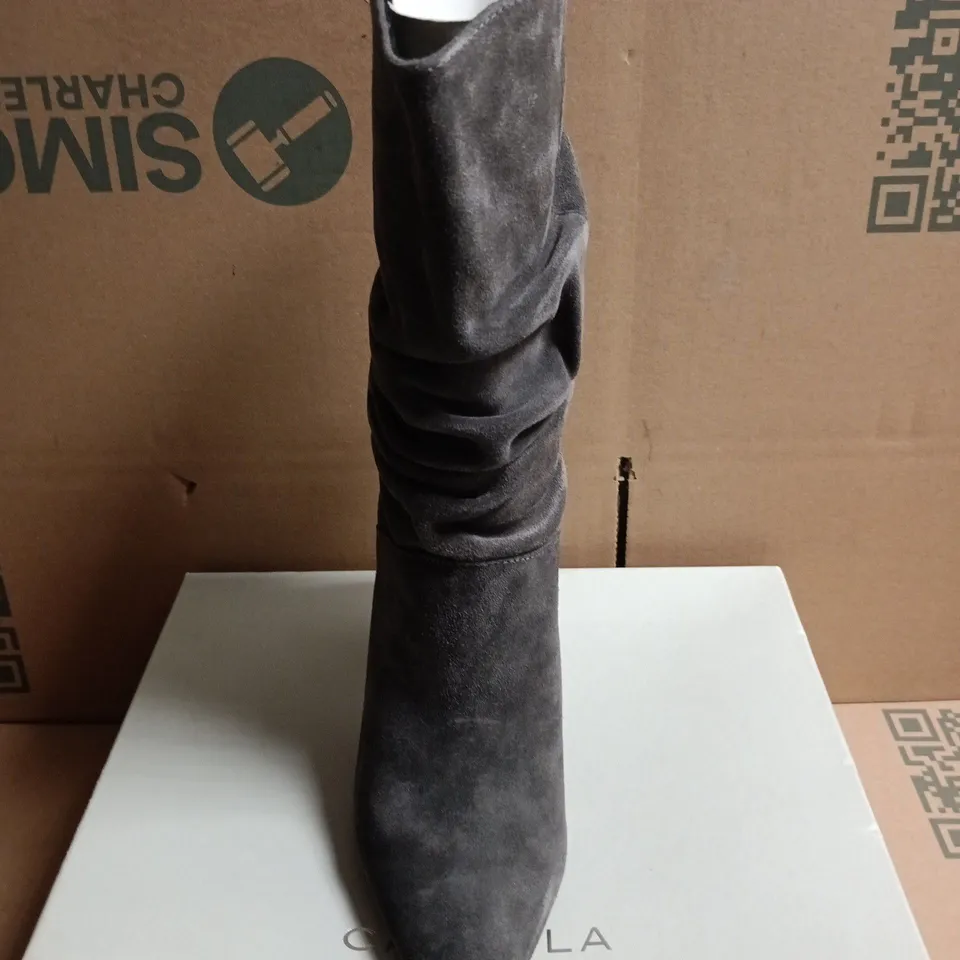 BOXED PAIR OF CARVELA KURT GEIGER SUEDE ANKLE BOOTS - SIZE 37