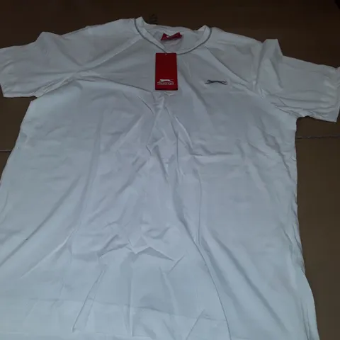 SLAZENGER WHITE V-NECK T-SHIRT - M