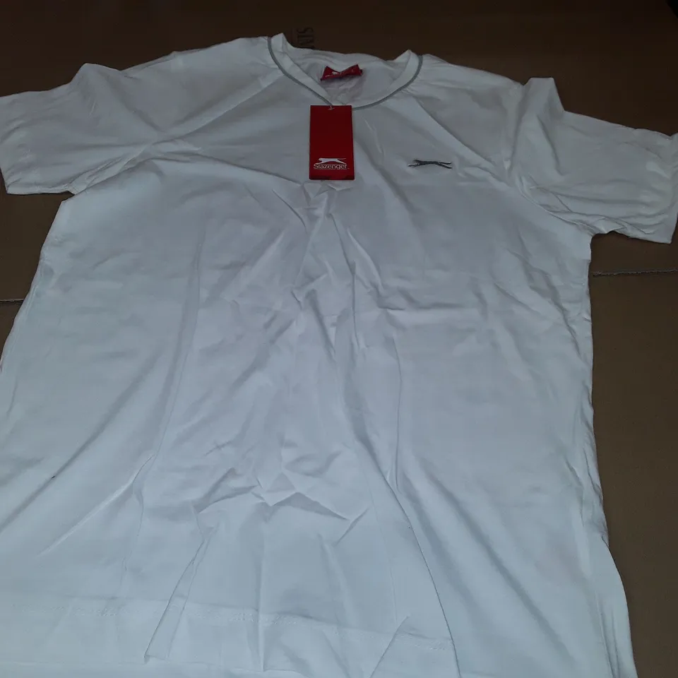 SLAZENGER WHITE V-NECK T-SHIRT - M