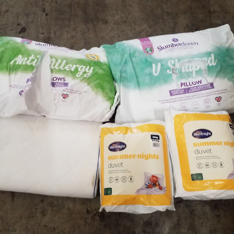 PALLET OF 2 BOXES EACH CONTAINING ASSORTED BEDDING 