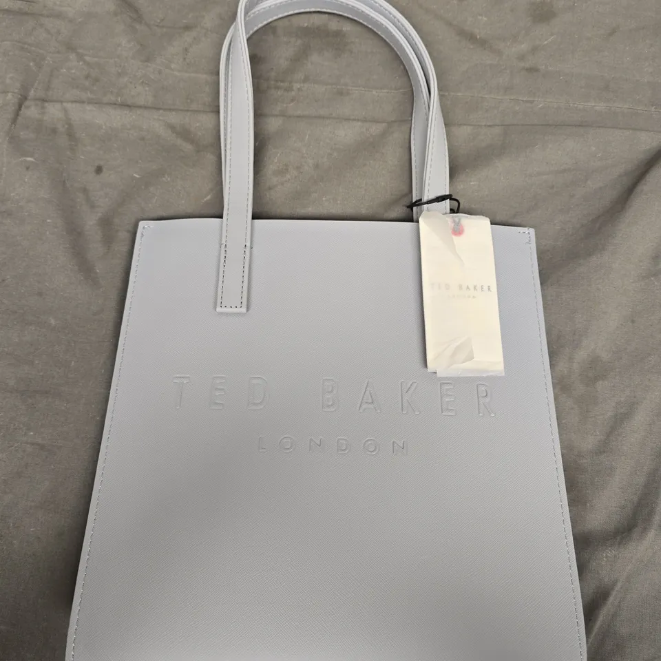 TED BAKER CROSSHATCH SMALL ICON BAG IN LIGHT GREY 