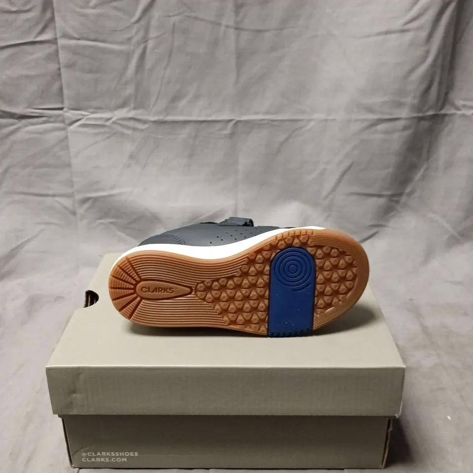 BOXED PAIR OF KIDS URBAN SOLO K NAVY VELCRO TRAINERS – UK 9 (EU 27)