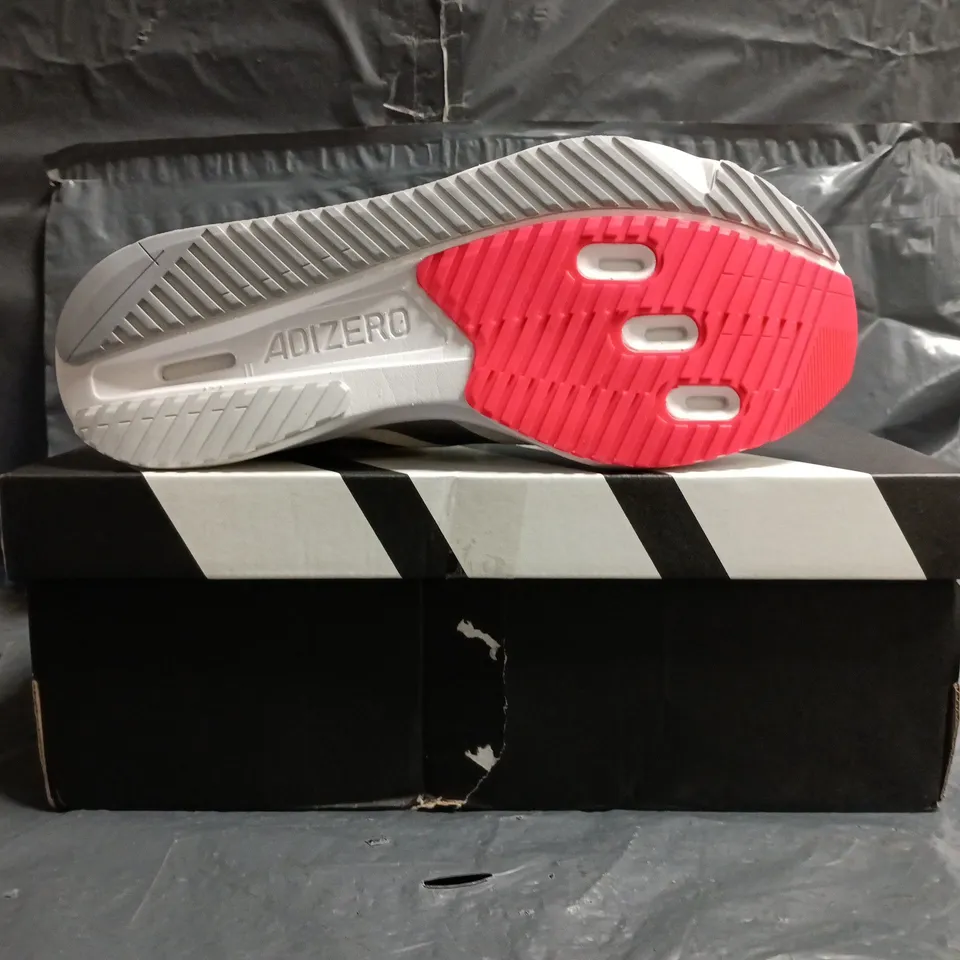 BOXED PAIR OF ADIDAS ADIZERO SL2 TRAINERS IN WHITE/BLACK/RED SIZE UK 8