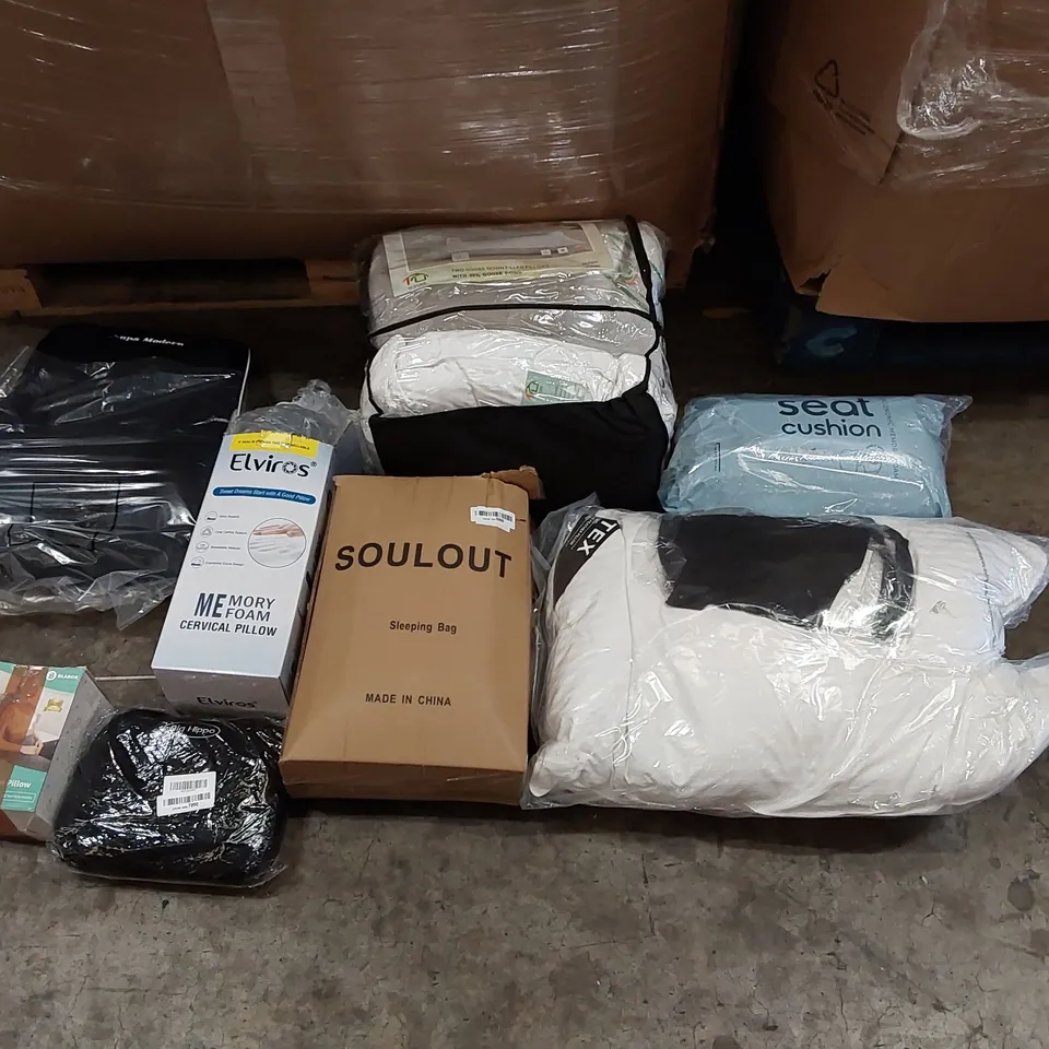 PALLET OF ASSORTED BEDROOM AND COMFORT BASED PRODUCTS TO INCLUDE; PILLOWS, SUPPORT SEAT CUSHIONS AND SIMILARLY RELATED GOODS 