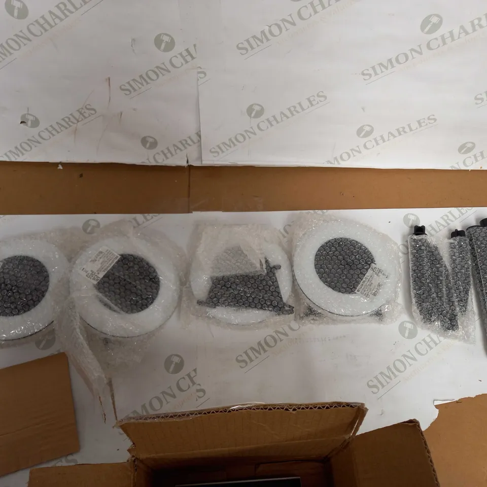 BELL + HOWELL SET OF 4 OUTDOOR PATH SOLAR LIGHT DISKS