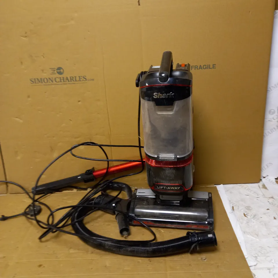 SHARK UPRIGHT VACUUM CLEANER NV602UKT