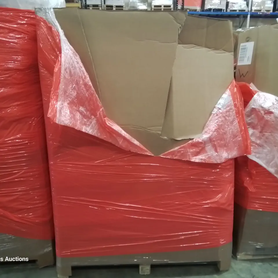 PALLET OF ASSORTED ITEMS TO INCLUDE: CEILING FAN WITH LIGHT, DRESS MIRROR, FOLDABLE BATHTUB, VENETIAN BLINDS, STORAGE CHEST