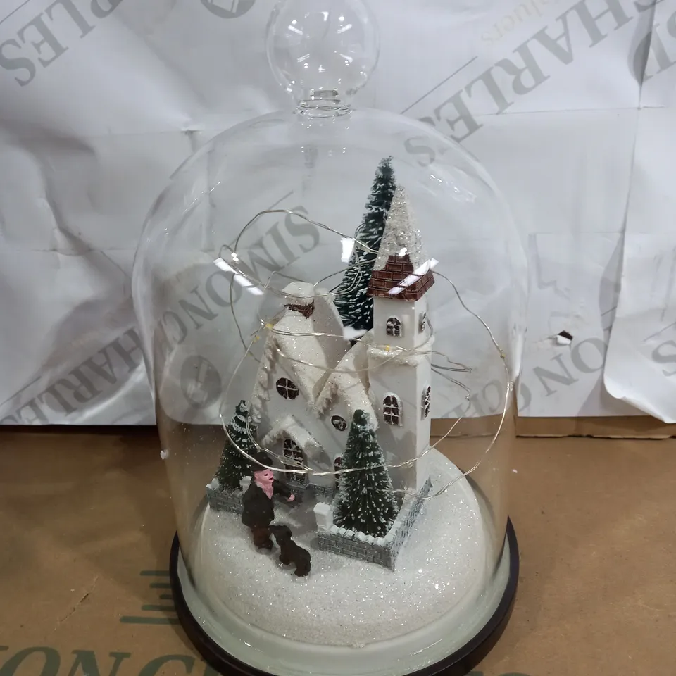 SANTA EXPRESS PRE-LIT FESTIVE SCENE IN GLASS CLOCHE DOME