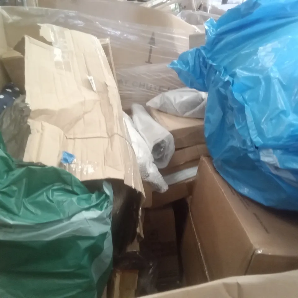 PALLET OF ASSORTED ITEMS INCLUDING LIVE4GADGETS TOILET SEAT, SHOWER CADDY,RETRACTABLE SAFETY GATE, RABBITGOO WINDOW FILM, KUYAL CHAIR MAT, FIAR SMART BODY FAT SCALE