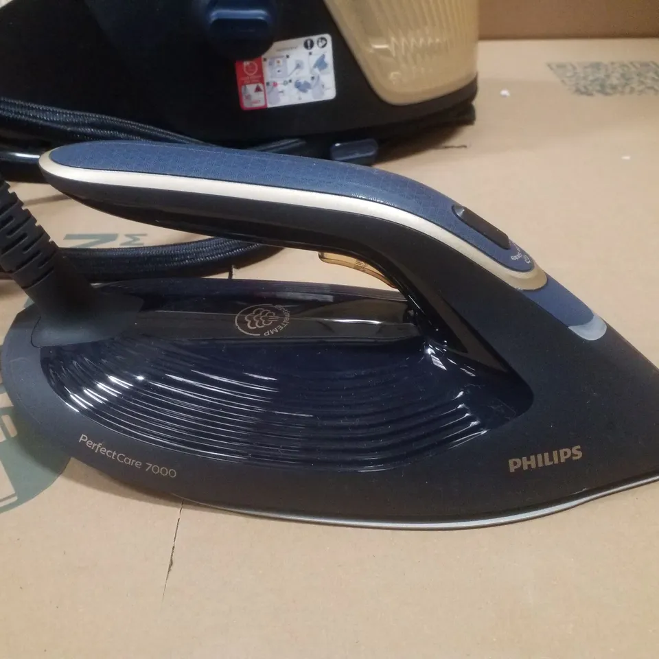 BOXED PHILIPS PERFECTCARE 7000 SERIES PSG7300/20 STEAM GENERATOR IRON, BLUE