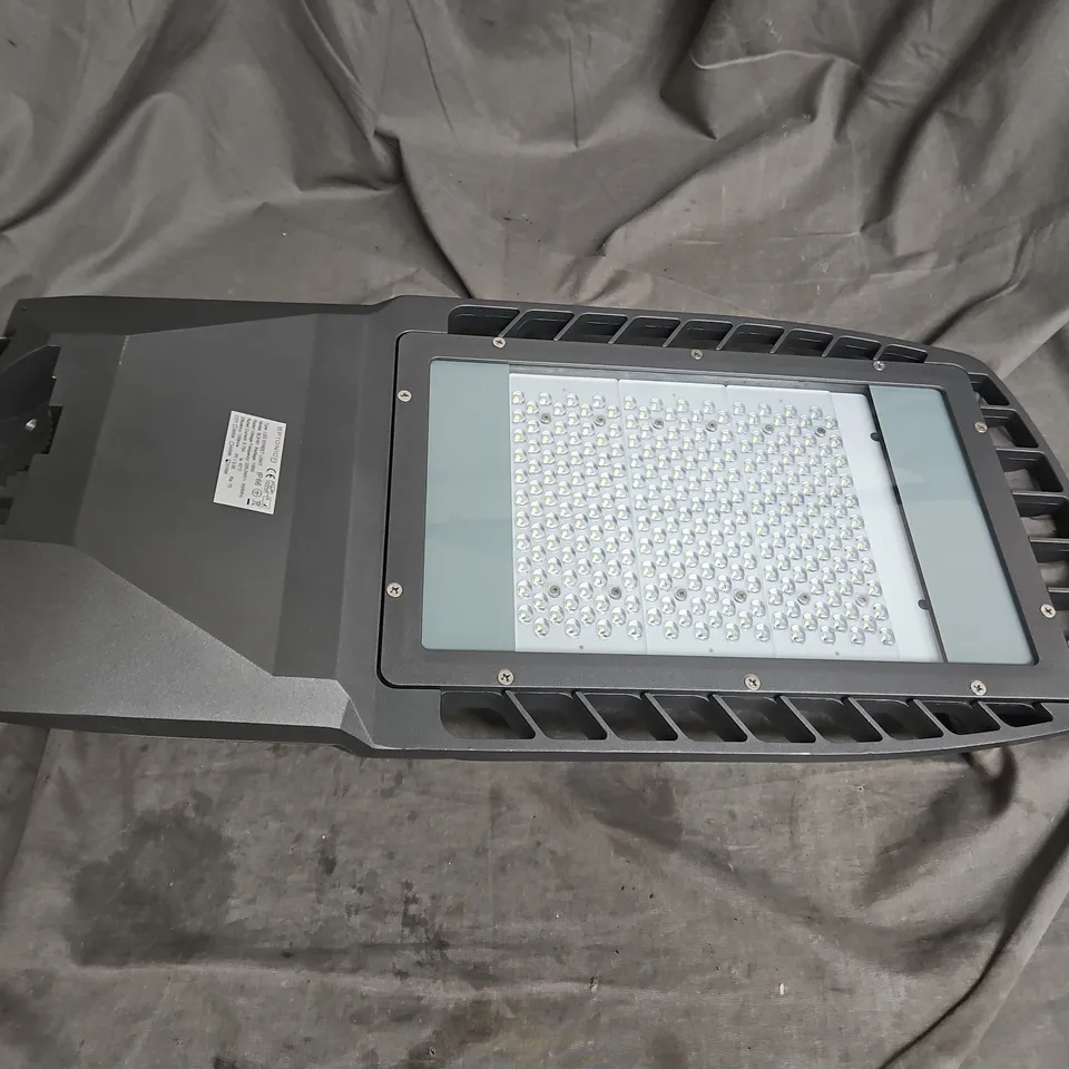 OPTONICA LED STREET LIGHT