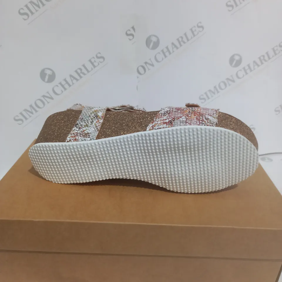 BONOVA HIGH HEEL PLATFORM SANDAL - SIZE 6