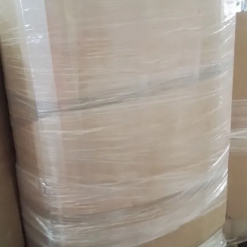PALLET CONTAINING A LARGE QUANTITY OF PILLOWS