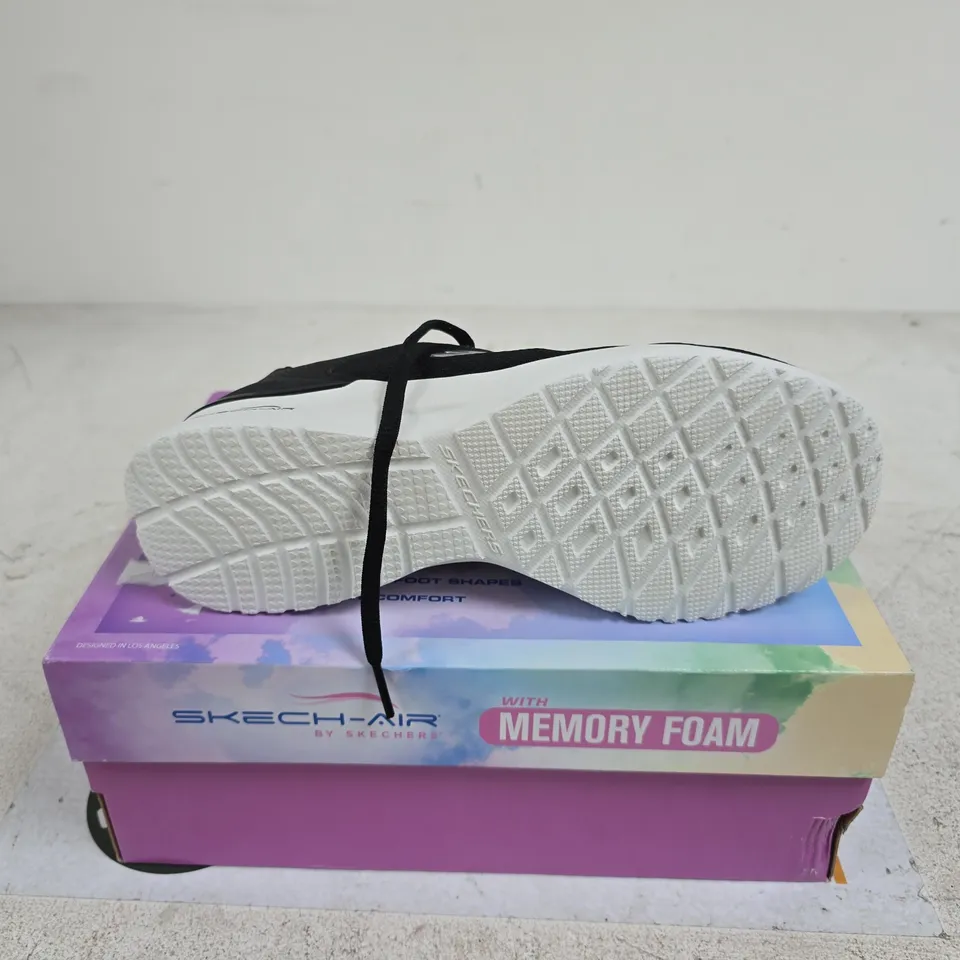 SKECHERS DYNAMIGHT RADIANT CHOICE BLACK TRAINERS UK 5.5 BOXED