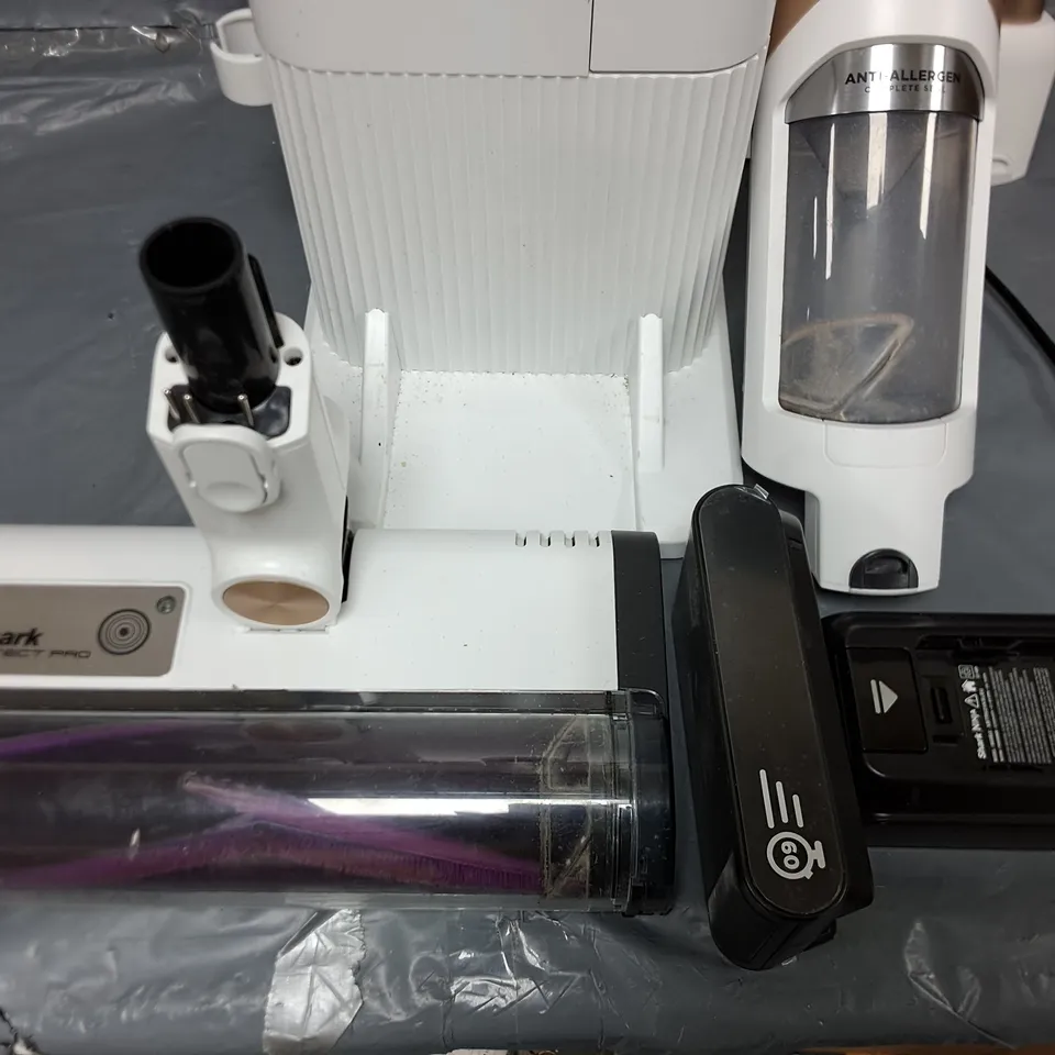 SHARK DETECT PRO CORDLESS VACUUM CLEANER AUTO-EMPTY SYSTEM 2L - COLLECTION ONLY