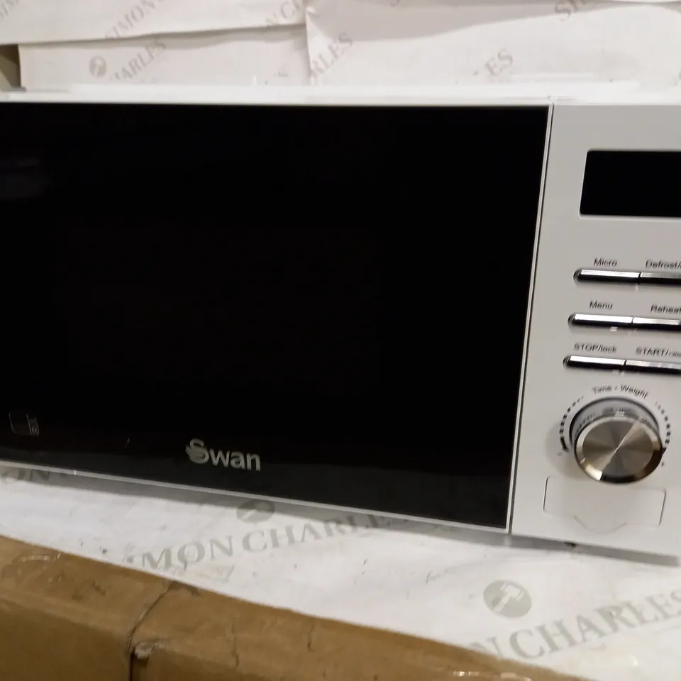SWAN 20L 700W DIGITAL MICROWAVE - WHITE RRP £54