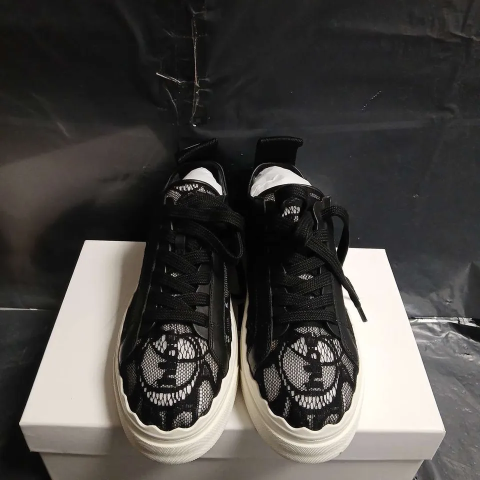 BOXED PAIR OF CHLOÉ LAUREN SNEAKER FLAT – WOMEN'S SNEAKERS, UK SIZE 6 