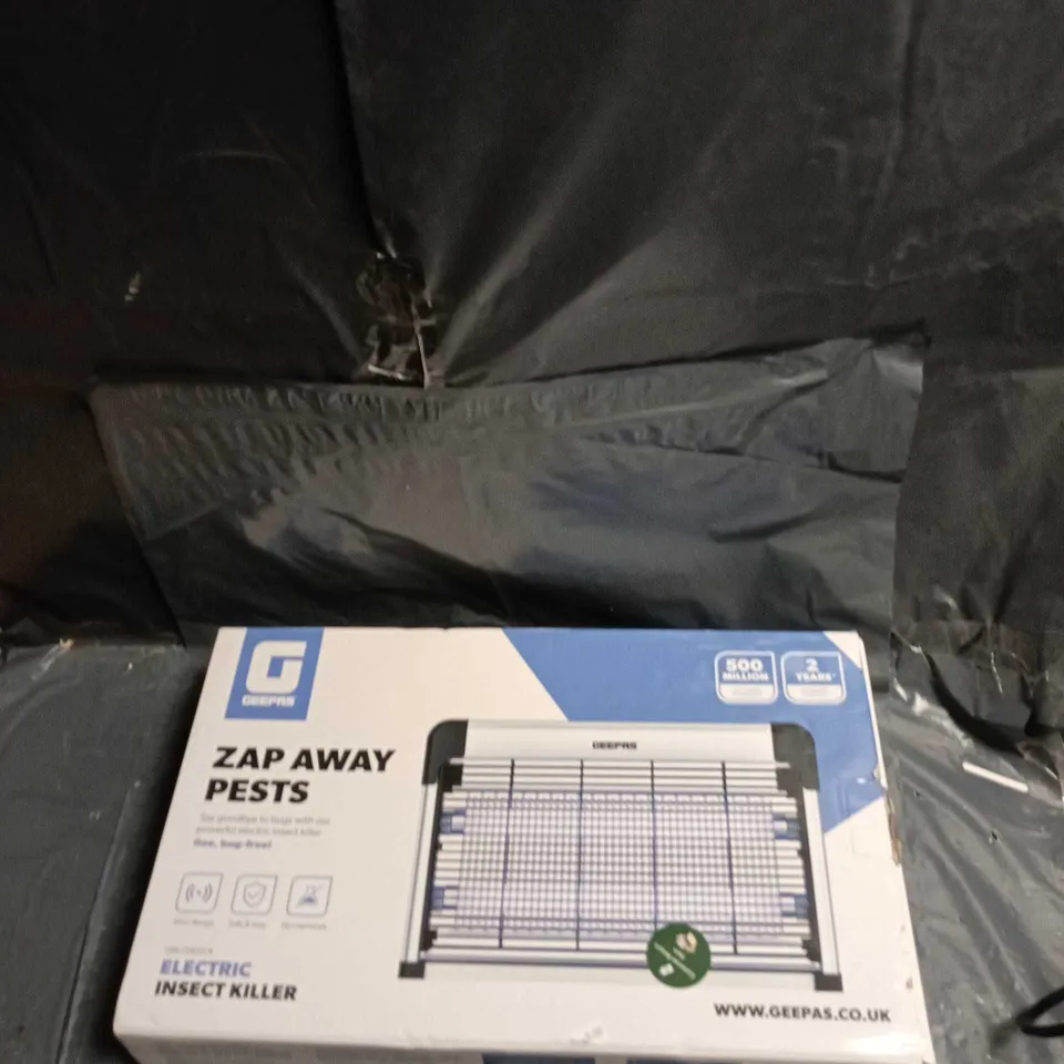 BOX OF ASSORTED HOUSEHOLD PRODUCTS INCLUDING: JACK, LED BRICKLIGHT AND INSECT KILLER