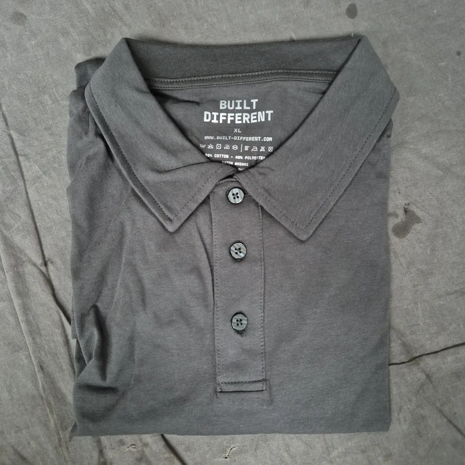 BUILT DIFFERENT POLO T-SHIRT – CARBON, XL
