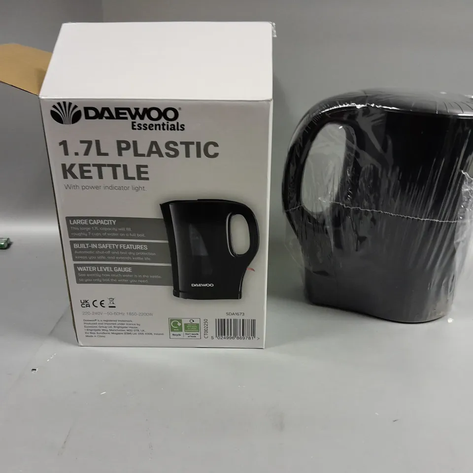 DAEWOO 1.7L PLASTIC KETTLE 