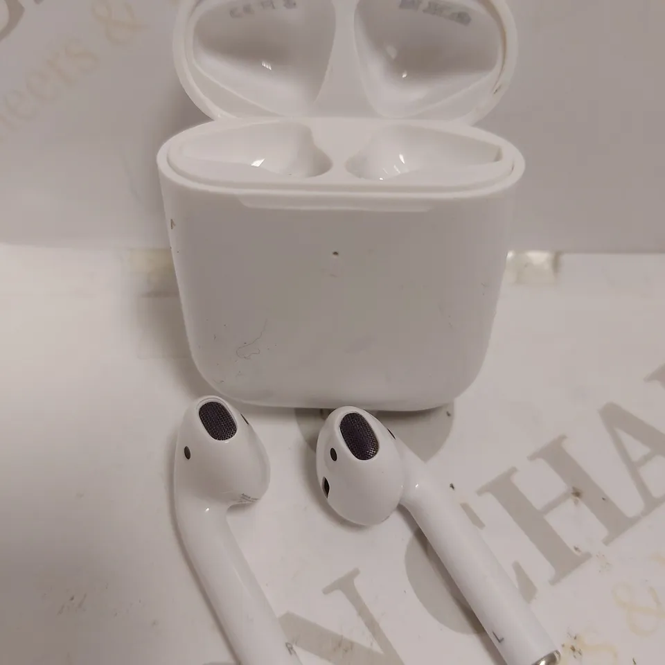 APPLE AIRPODS - 2ND GENERATION