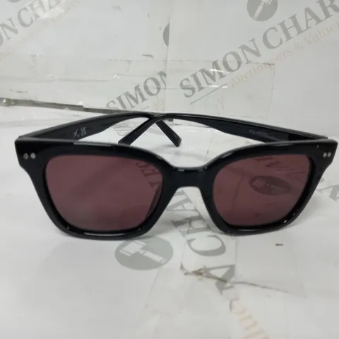 HUMMINGBIRD SUNGLASSES - BLACK/RED