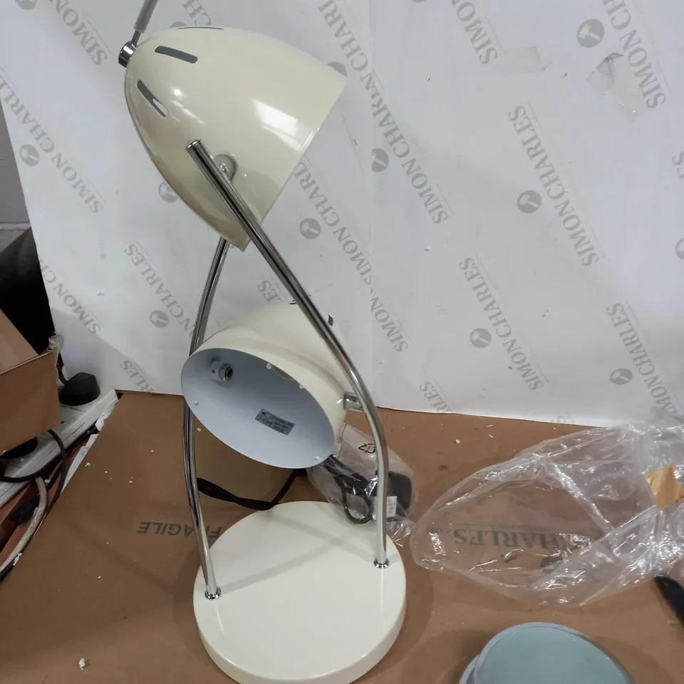 GOMEZ 2-LIGHT TABLE LAMP CREAM FINISH