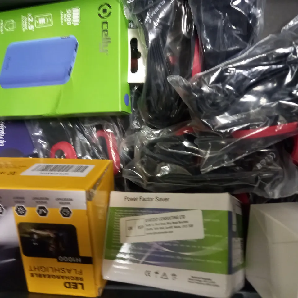 LOT OF APPROXIMATELY 15 ASSORTED ELECTRICAL ITEMS, TO INCLUDE RING SOLAR CHARGER, MINI RADIO, SMART WATCH, ETC