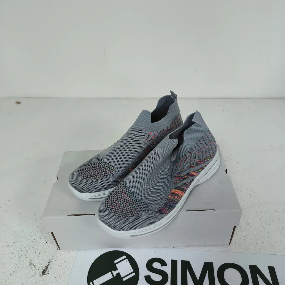 URBAN JACKS KNIT SLIP-ON TRAINERS – GREY, UK SIZE 7
