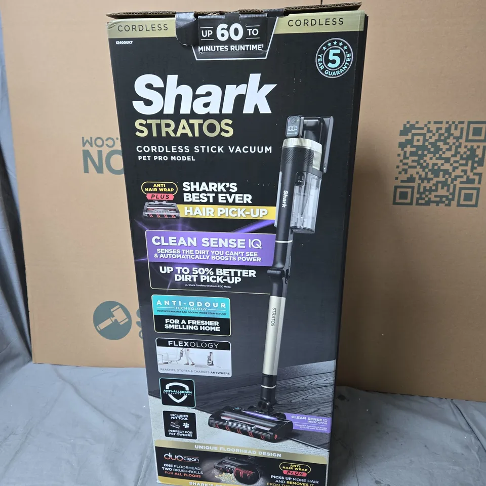 SHARK STRATOS CORDLESS STICK VACUUM – PET PRO MODEL (BOXED)