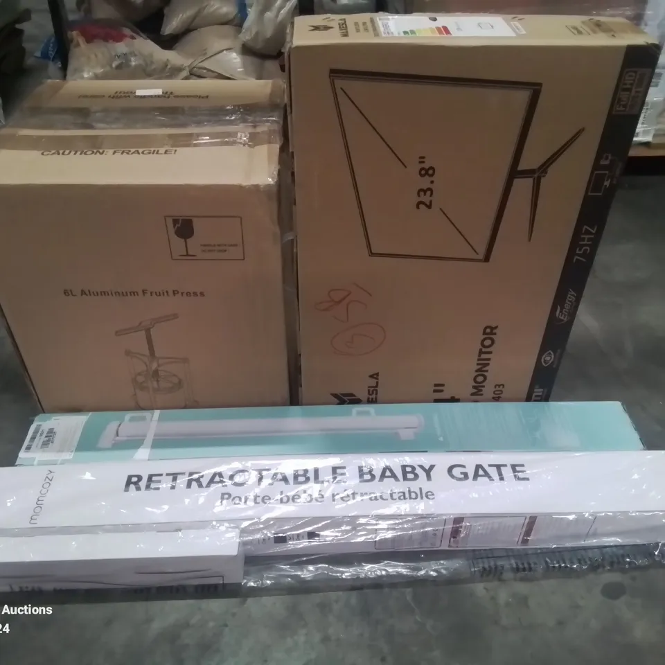 PALLET OF ASSORTED HOUSEHOLD AND ELECTRICAL ITEMS TO INCLUDE MONITOR, BABY GATE AND FRUIT PRESS