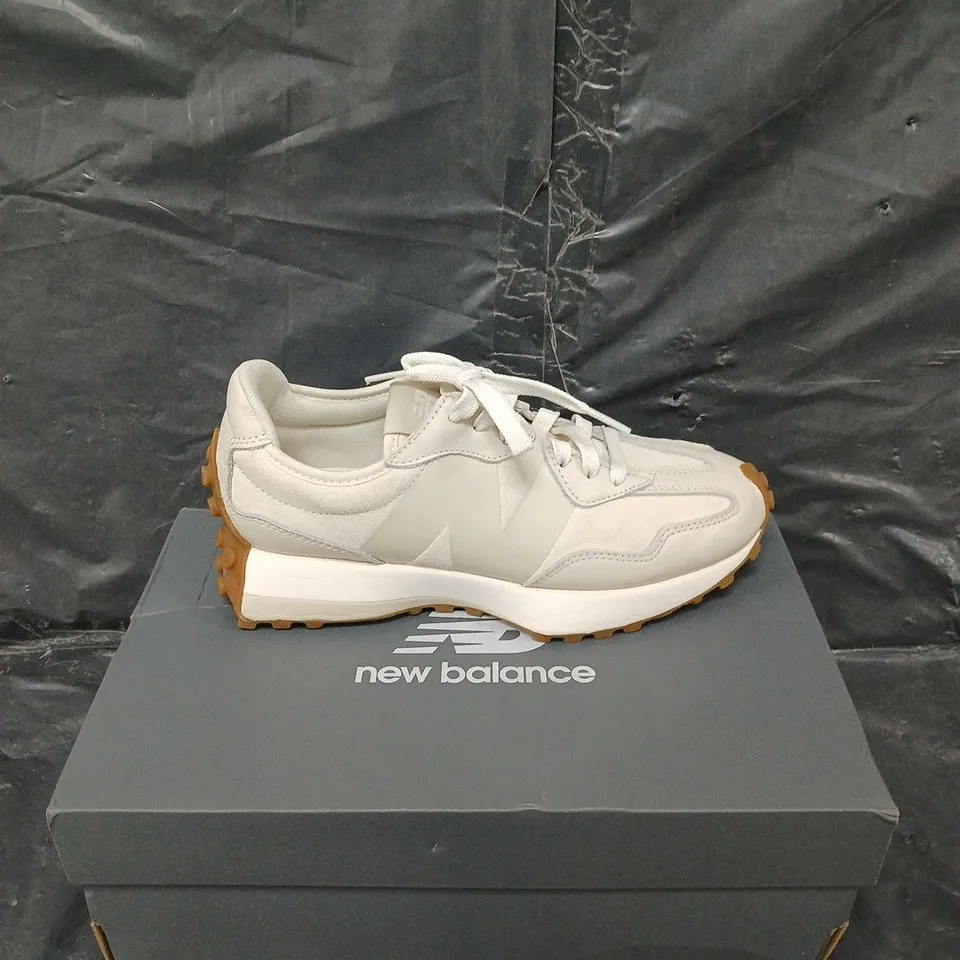 BOXED PAIR OF NEW BALANCE WOMENS 327 CREAM UK 6V