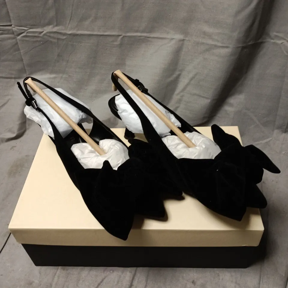 KURT GEIGER BLACK VELVET SLINGBACK HIGH-HEELS – BOXED SIZE 37