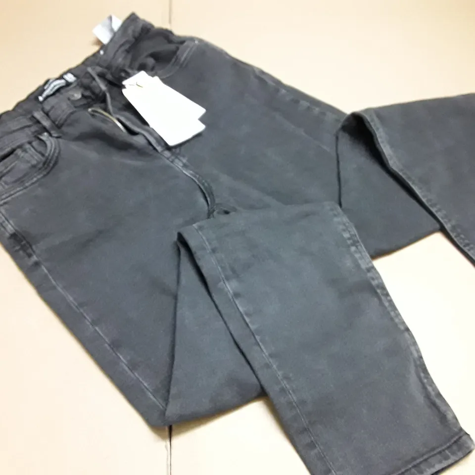 STRADIVARIUS MOM SLIM FIT JEANS - UK 10