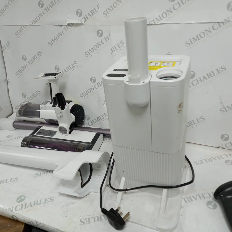 BOXED SHARK CORDLESS DETECT PRO VACUUM CLEANER